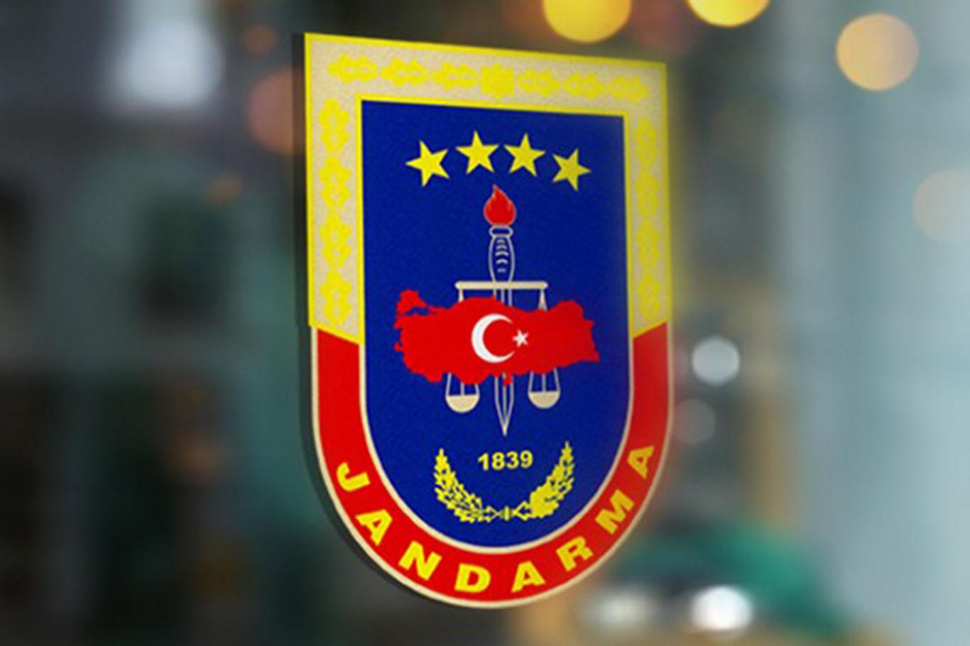 Jandarma'da atamalar: 4 general ve 60 albay emekliliğe sevk edildi Jandarma'da atamalar: 4 general ve 60 albay emekliliğe sevk edildi
